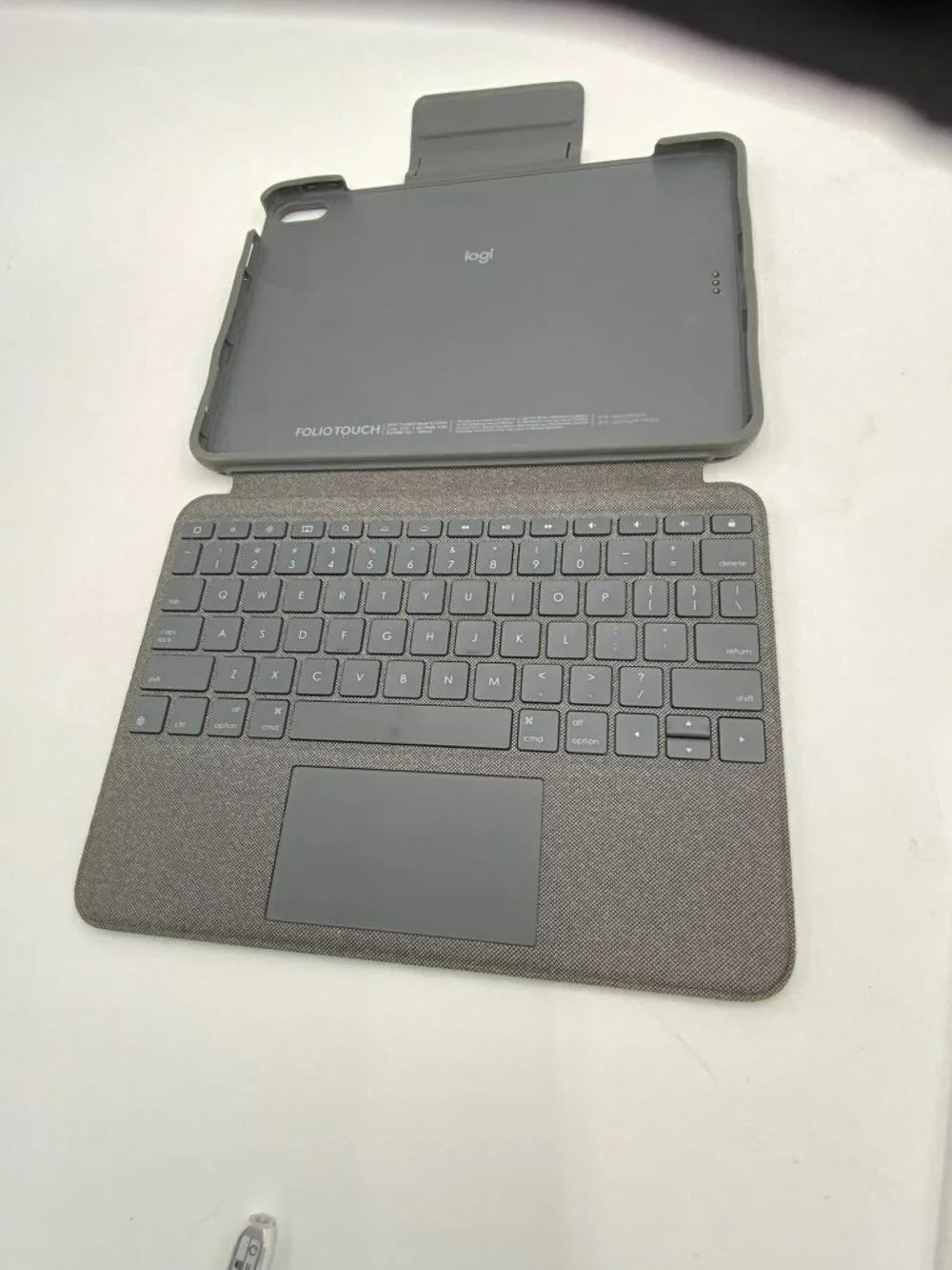 Logitech Folio Touch Keyboard Case Trackpad | iPad Air 4th/5th Gen | YU0043